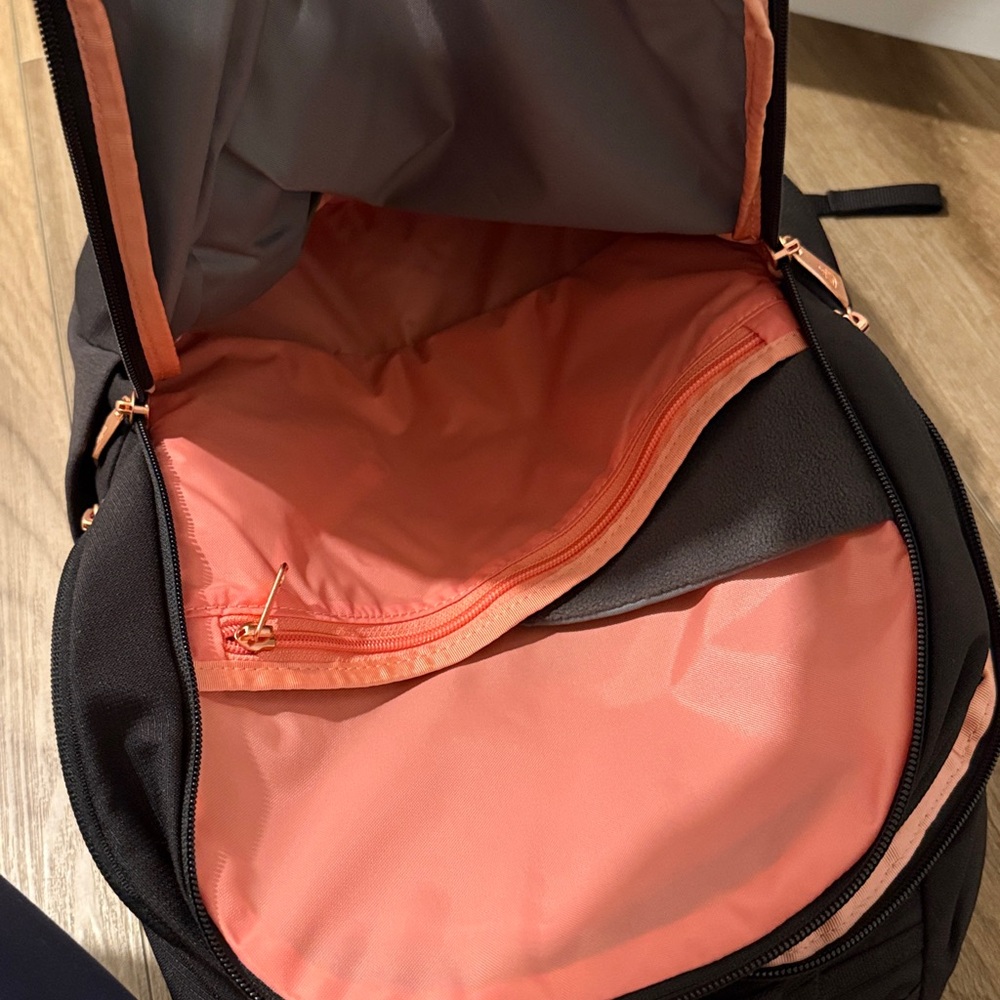 The North Face Black Backpack - Picture 10 of 10